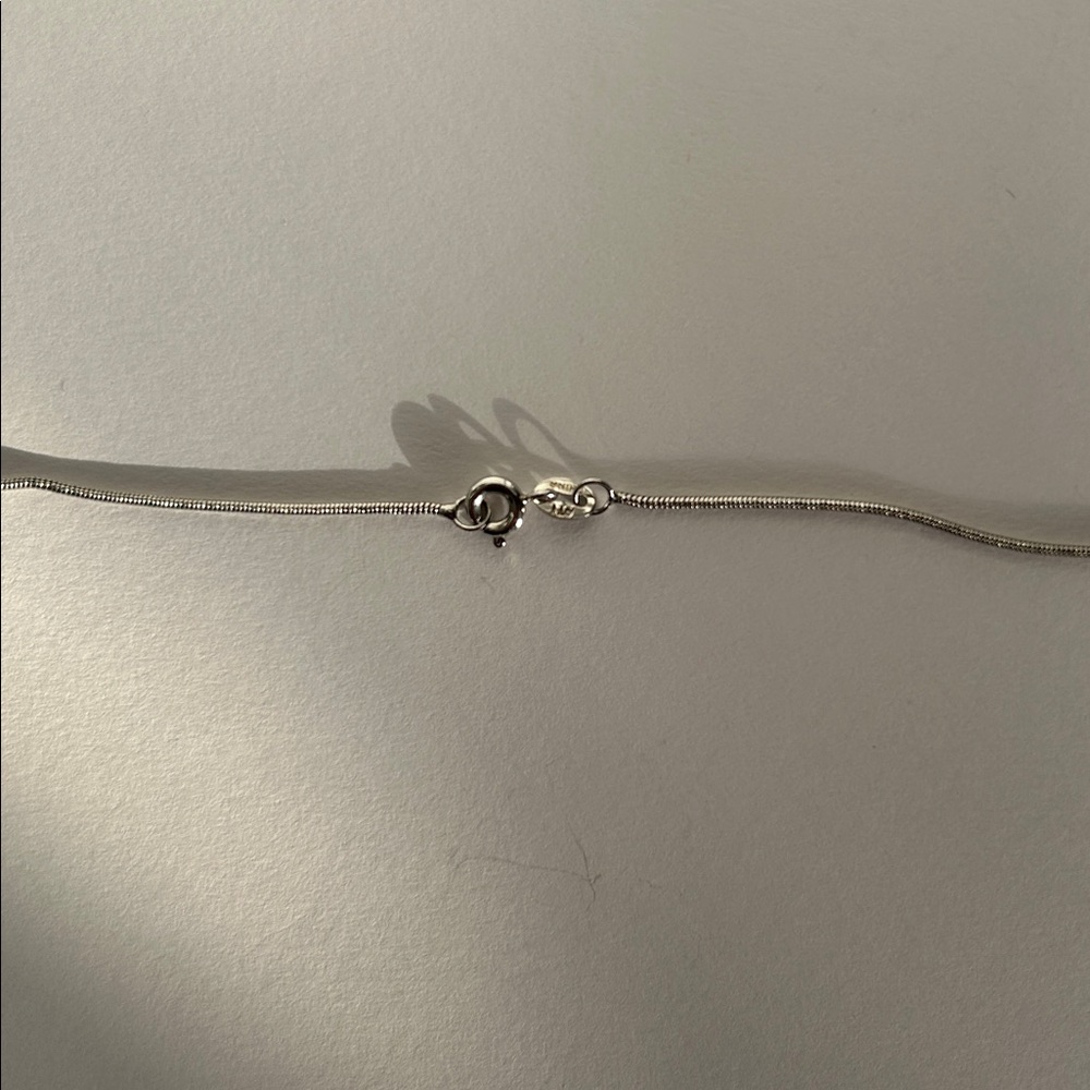 Elegant Silver Necklace - Picture 4 of 5